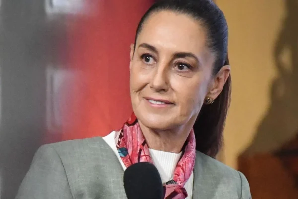 Celebra Sheinbaum consolidación del Plan B electoral; destina ahorros a municipios y programas sociales