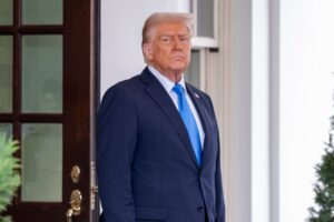 Corte Suprema de EE.UU. analiza orden de Trump para negar ciudadanía por nacimiento