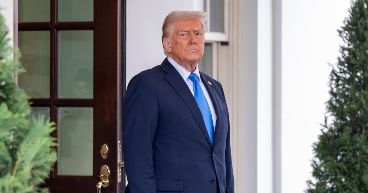 Corte Suprema de EE.UU. analiza orden de Trump para negar ciudadanía por nacimiento