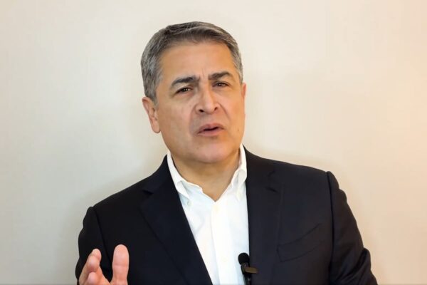 Juan Orlando Hernández asegura que Corte de EE.UU. anuló su condena por narcotráfico