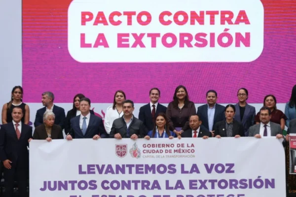 Sheinbaum consulta retroactividad en feminicidio y Brugada lanza pacto contra extorsión