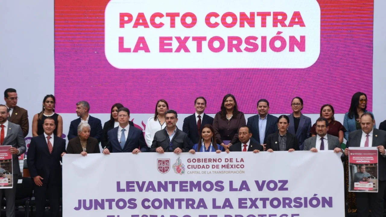 Sheinbaum consulta retroactividad en feminicidio y Brugada lanza pacto contra extorsión