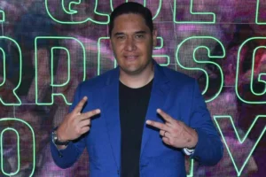 Moisés Muñoz es operado de apendicitis y se encuentra fuera de peligro