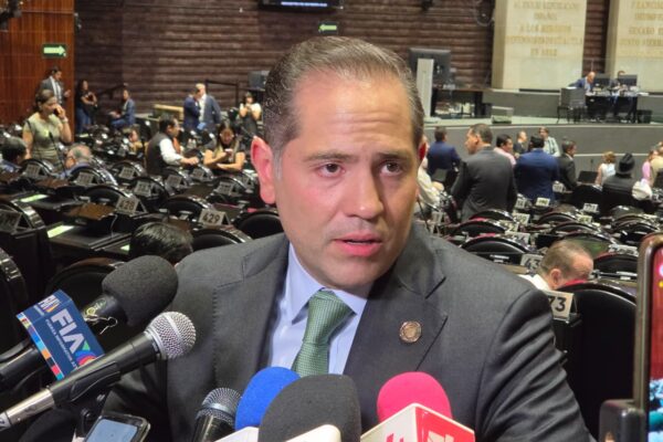 Presentan iniciativa contra grooming y exponen riesgos digitales para menores