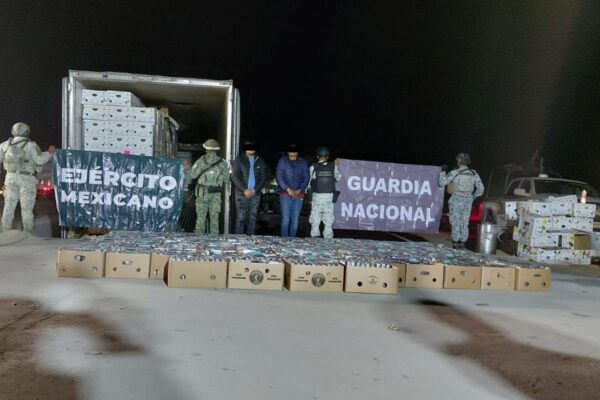 Decomisan casi dos toneladas de cocaína en tractocamión en Sonora