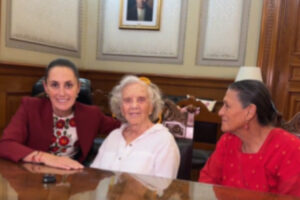 Sheinbaum se reúne con Elena Poniatowska y Jesusa Rodríguez en Palacio Nacional