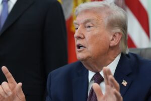 Trump declara éxito en operación militar contra Irán; Pezeshkian acusa a su gobierno de estar manipulado por Israel