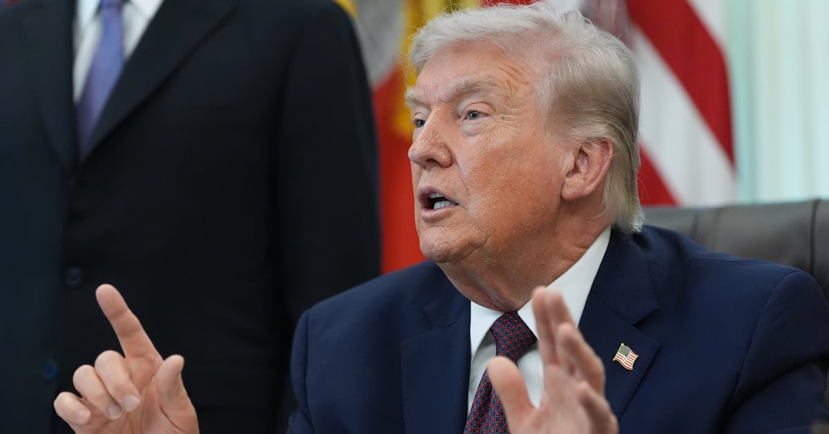 Trump declara éxito en operación militar contra Irán; Pezeshkian acusa a su gobierno de estar manipulado por Israel