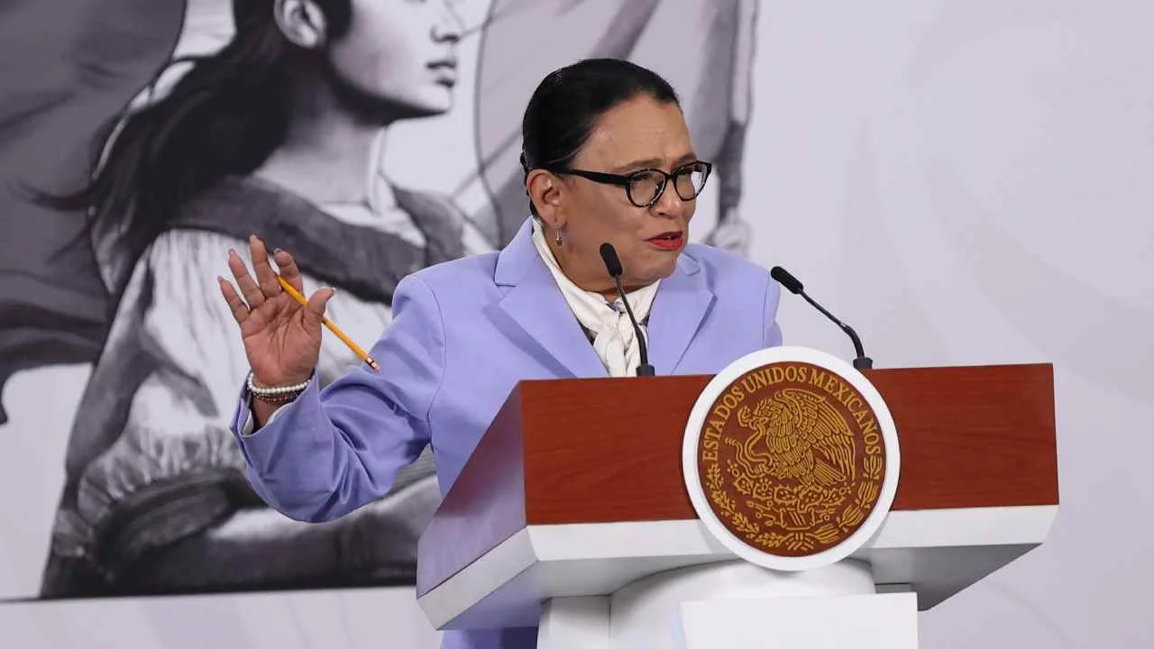 Mantiene Sheinbaum aprobación mayoritaria; anuncian apertura tentativa del Tren Buenavista-AIFA