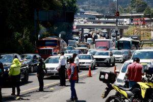 Segob reporta cinco bloqueos al cierre del primer día de paro; transportistas mencionan 20 estados