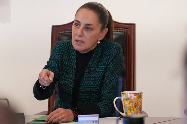 Controlan incendio en área de coque de la Refinería Olmeca; no hay lesionados