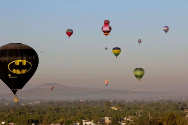 AFAC suspende temporalmente a tres empresas de globos en Teotihuacán por irregularidades