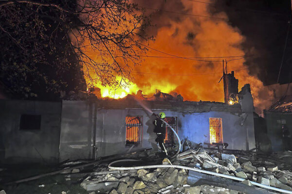 Rusia y Ucrania se acusan mutuamente de violar la tregua pascual en su primer día