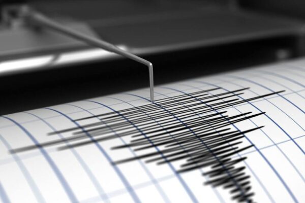 Sismo de magnitud 5.8 en Afganistán deja al menos 12 muertos