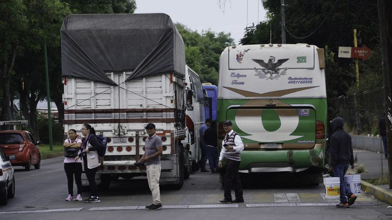 Transportistas y agricultores inician paro indefinido con bloqueos en 20 estados