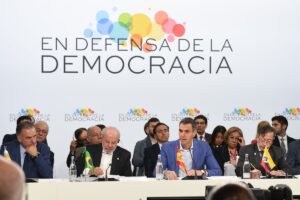 Sheinbaum rechaza intervención militar en Cuba y descarta crisis con España en cumbre de Barcelona