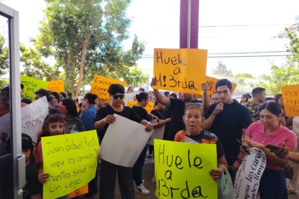 Protestan por servicios de agua y luz en la Comarca Lagunera
