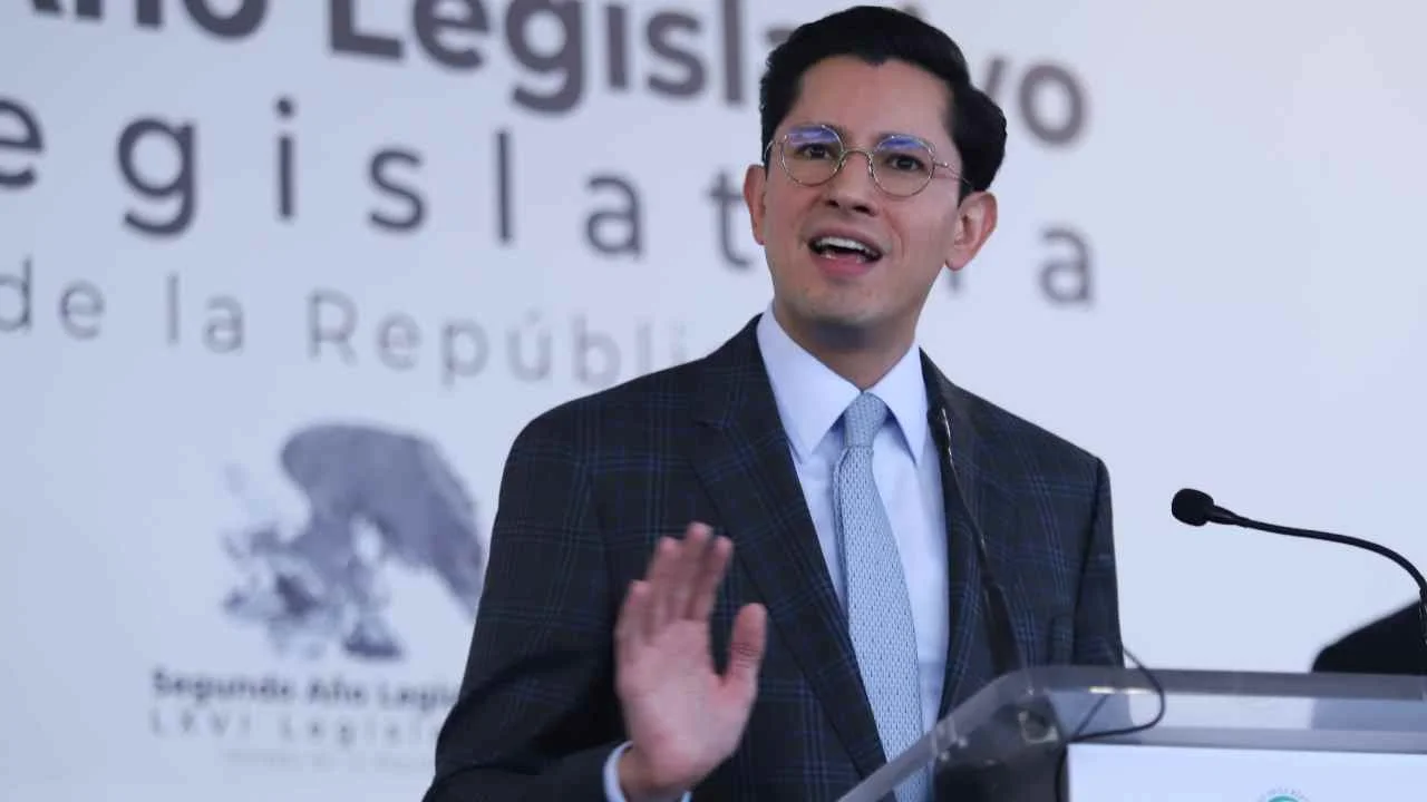 Senado ratifica a Roberto Velasco como canciller; descarta intervención de EU en México