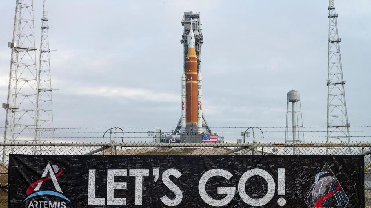 NASA lanza misión Artemis II, primera tripulada a la Luna en más de 50 años