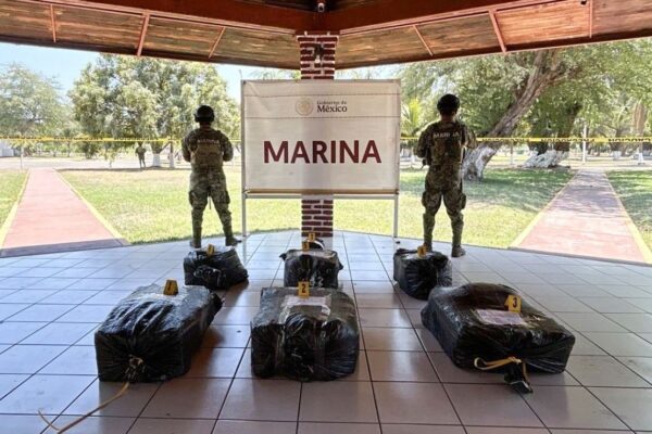 Asegura Marina 265 kg de presunta cocaína en costas de Michoacán