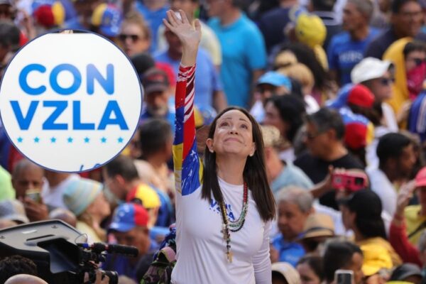 Vente Venezuela denuncia persecución contra su coordinadora en Apure tras manipulación de vehículo y retenes