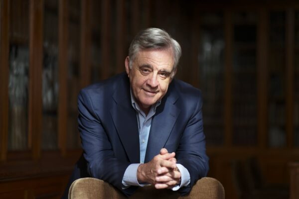 Estudios revelan avances en evolución cerebral, comportamiento animal y comunidades digitales