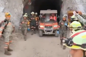 Rescatan con vida a minero tras 13 días atrapado en mina de Sinaloa