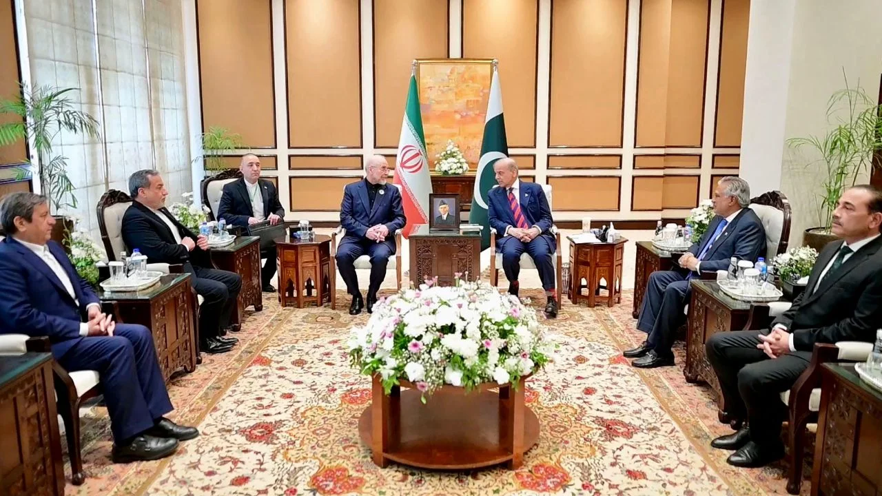 Inician negociaciones de paz entre Estados Unidos e Irán en Islamabad con puntos no negociables