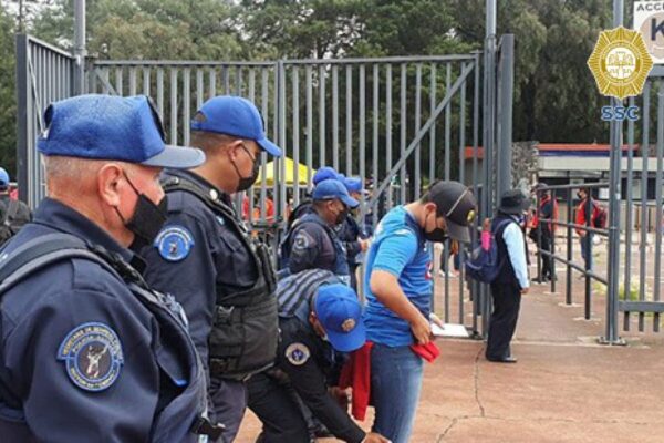Pumas vence 3-1 a Mazatlán en partido marcado por el debut de la árbitra Katia Itzel García y expulsión de Sergio Bueno