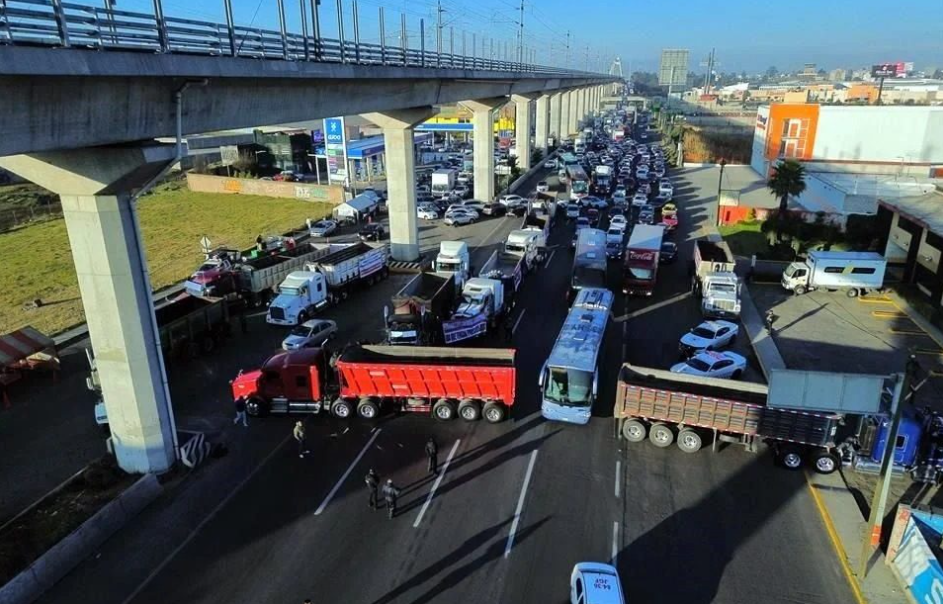 Transportistas y campesinos dan ultimátum al gobierno para evitar paro nacional el 6 de abril