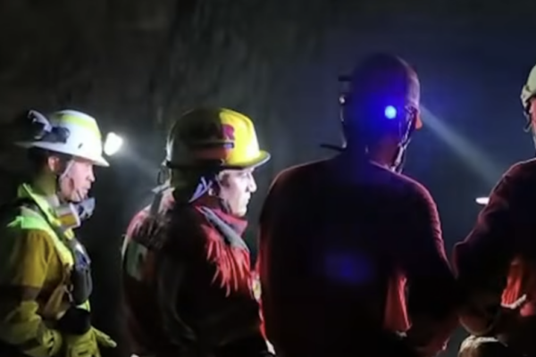 Trabajan en rescate de tres mineros atrapados en Sinaloa y buscan a ingeniero desaparecido