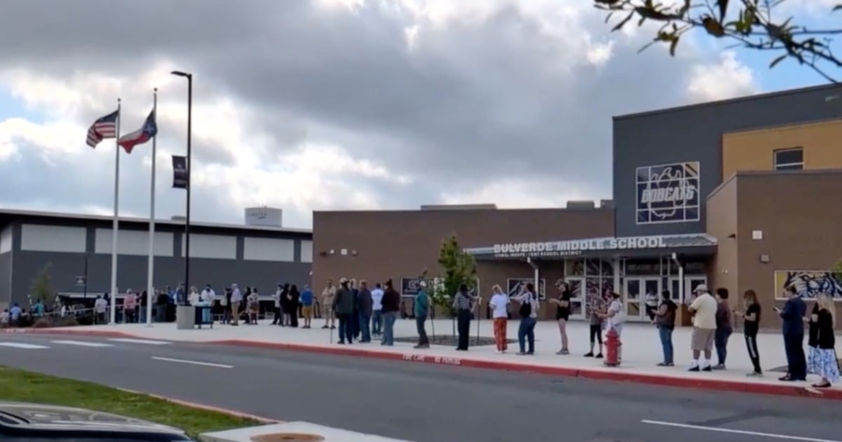 Estudiante hiere a maestra y se suicida tras tiroteo en secundaria de Texas