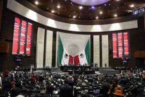 Hacienda entrega Precriterios 2027; proyecta crecimiento de hasta 2.9% y déficit de 3%