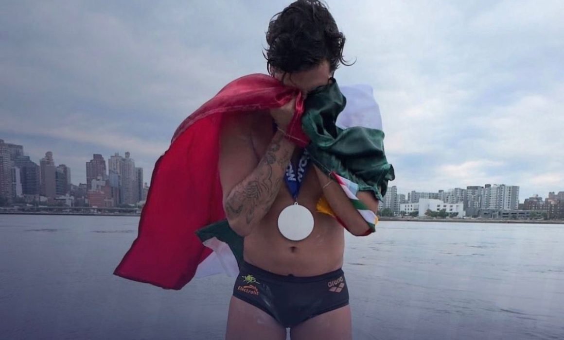 David Olvera establece nuevo récord nacional de nado en mar abierto de 85 km