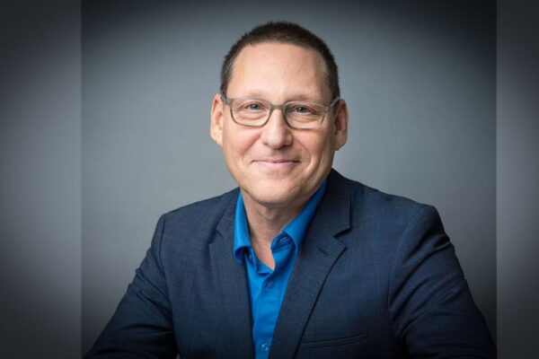 Campaña #PorEstosNo marca elecciones en Perú mientras El Salvador ratifica cadena perpetua