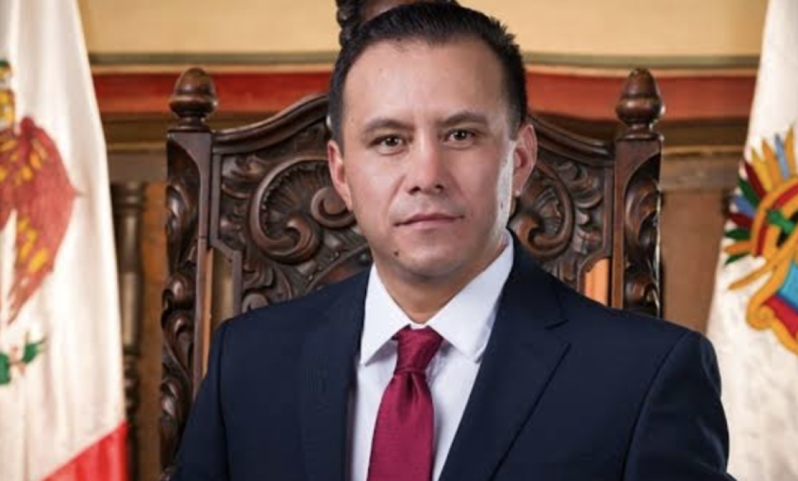 Rescatan con vida al alcalde de Taxco y a su padre tras operativo federal