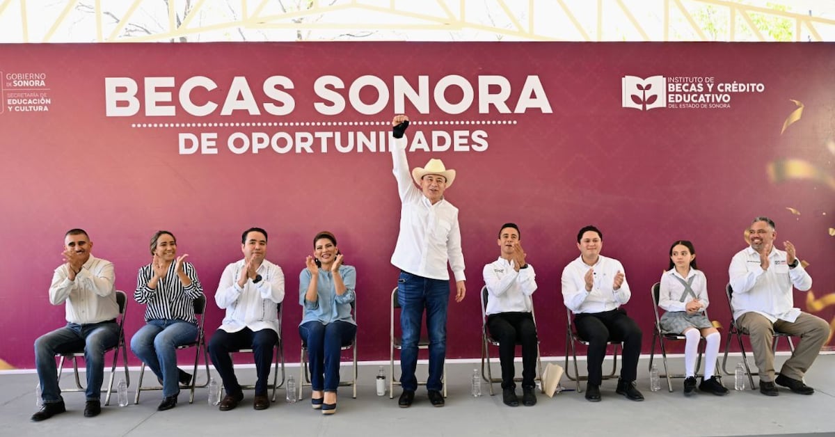 Reporta Durazo decomiso de 14.8 millones de dosis de droga y entrega becas en Sonora