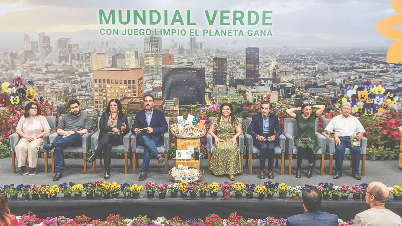 Presentan estrategia ‘Mundial Verde’ y álbum retro de Lotería Nacional rumbo al 2026
