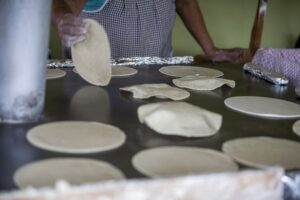 Productores estiman alza en tortilla; Gobierno dice que no hay justificación