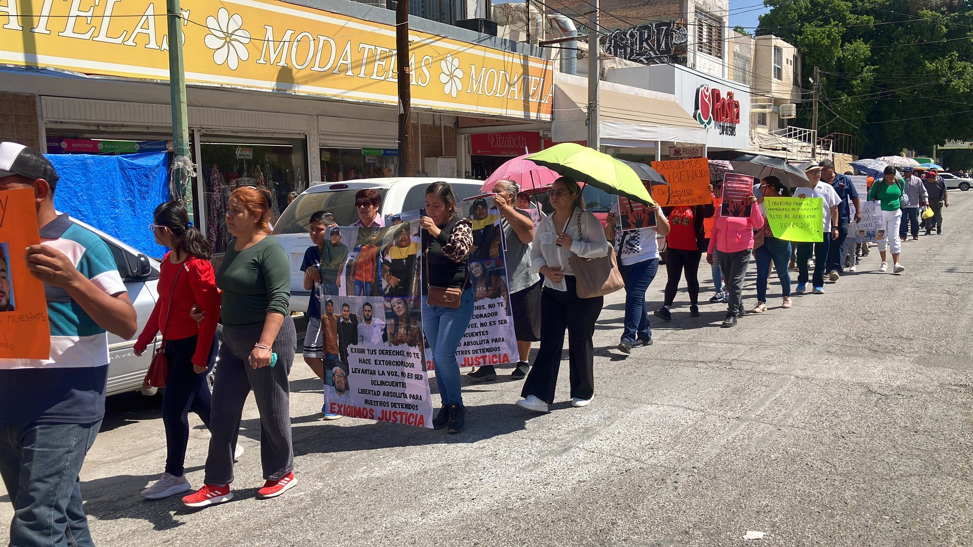 Protestan en Gómez Palacio por muerte de interno en CERESO de Durango; autoridades citan infarto