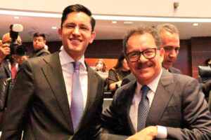 Roberto Velasco asume la SRE tras renuncia de Juan Ramón de la Fuente por motivos de salud