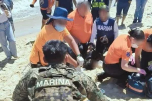 Marino rescata a vacacionistas que se ahogaban en playa de San Felipe
