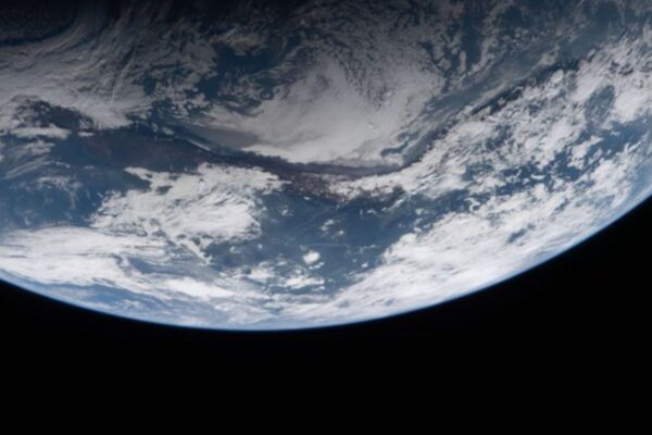 NASA publica imágenes de la Tierra capturadas por Artemis II; tripulantes buscan unir al mundo