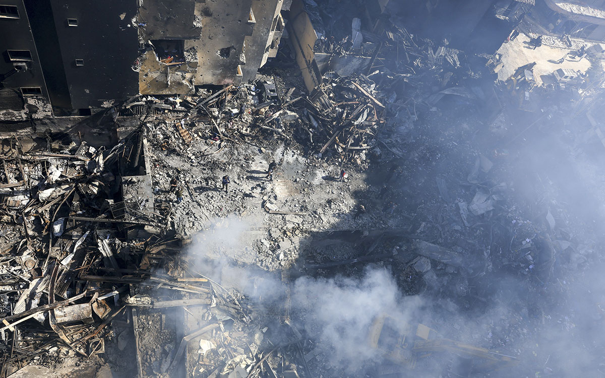 Israel lanza mayor oleada de ataques en Líbano; Hezbolá responde y hay más de 100 muertos