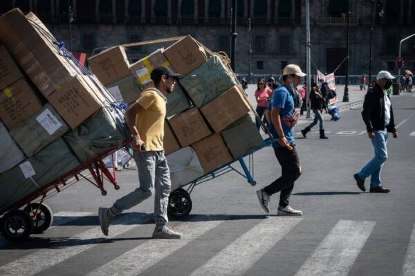 Banamex califica de ‘erráticos’ pronósticos de Banxico y Hacienda; descarta crecimiento de 3% en 2026
