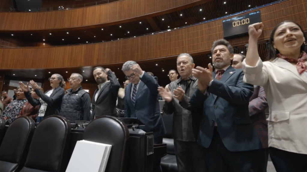 Diputados retiran dictamen electoral, aprueban filtro del INE y registran enfrentamientos en sesión maratónica