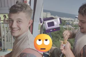 Vetan de por vida a influencer Allen Ferrell en parques Six Flags por comer nuggets en montaña rusa