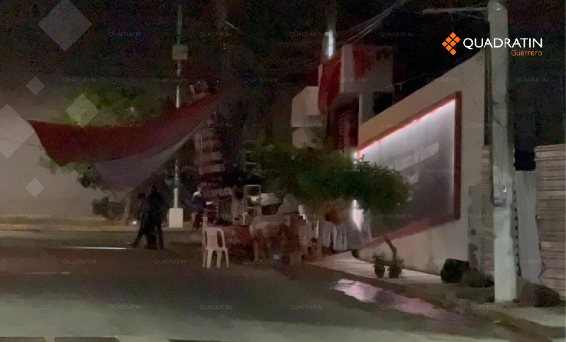 Rescatan a tres trabajadores inconscientes en drenaje de Chilpancingo y atacan a personal de la Uagro en Acapulco