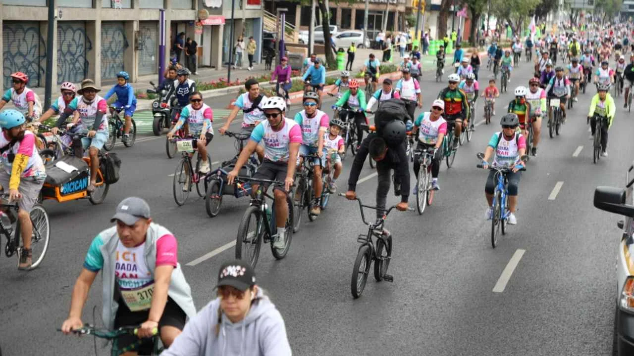 Inaugura Clara Brugada ciclovía Gran Tenochtitlán y presenta iniciativa para limitar aumentos de renta