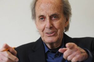 Conmemoran centenario del nacimiento del arquitecto Teodoro González de León